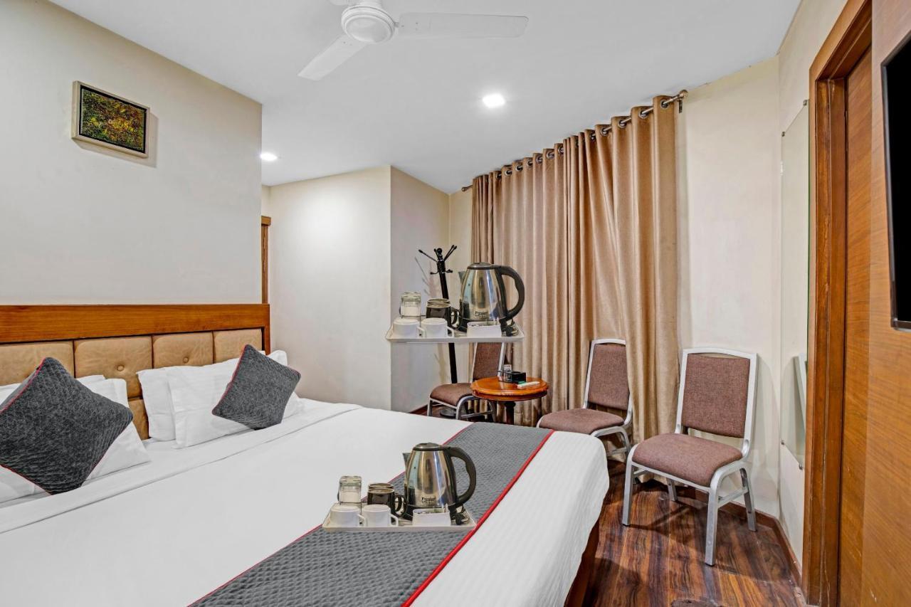 Hotel Navjivan Himatnagar Екстериор снимка